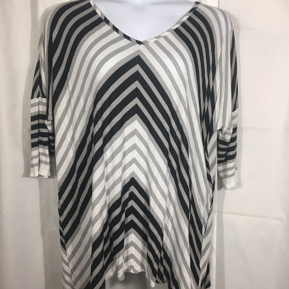 Woman's Plus Size Tunic Top Striped Sz 18-20
